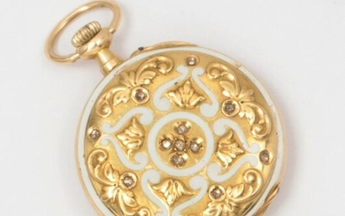 Pocket watch in white enamelled yellow gold, set with rose-cut diamonds, gold dial with Arabic numerals. P. Brut: 18.5g.