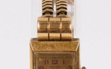 RECORD Genève, Ladies' watch in gold (750). Work from the 1940s. D: 4 cm, Gross weight: 36.1 gr.