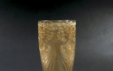 René Lalique, 'Coqs et Raisins' vase, 1928