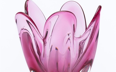 Retro Five Finger Vase in excellent condition. Beautiful Pink Glass....