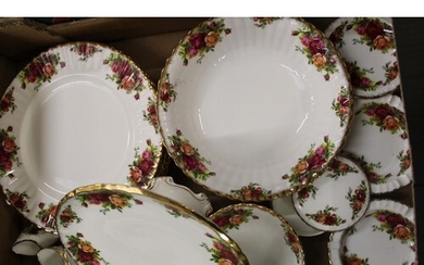 Royal Albert Old Country Roses Patterned Items to include 6 ...
