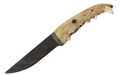 SCARCE BLACKFEET COYOTE JAW KNIFE, A WOMAN'S WEAPON