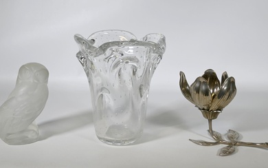 Schneider, France, XXe, vase "cratère" en cristal bullé (24.5x21 cm) / On y joint :...