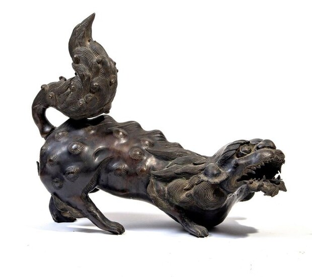 Sculpture en bronze représentant un lion...