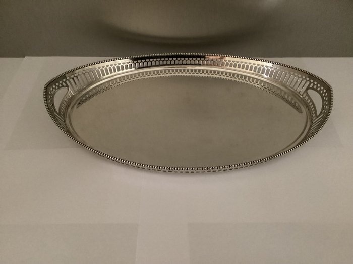 Silver Tray with Handles and Decorated Pearl Rim (1) - .833 silver - Fa. N.M. van Kempen en Zonen - Netherlands - Early 20th century