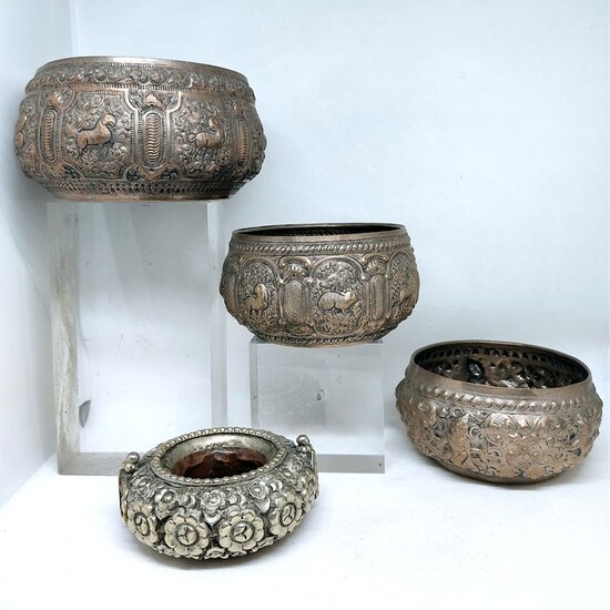 Superb collection of bowls (4) - Metal - South East Asia - 1960-1980