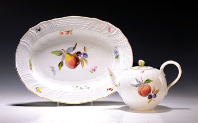 Teapot and oval plate, Meissen, around 1890, form Neubrandenstein, flowery...