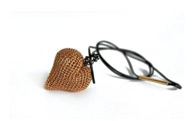Tove Rygg - 18 kt. Pink gold - Heart pendant on leather straps with black diamonds