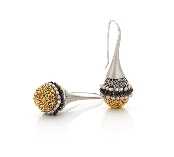 Tove Rygg - 18 kt. White gold, Yellow gold, Exceptional antique Mississippi river pearls - Earrings - Black Diamonds