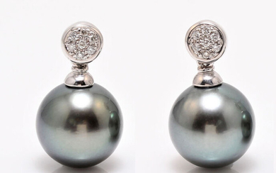 United Pearl - 11x12mm Round Shimmering Tahitian Pearls - 14 kt. White gold - Earrings - 0.11 ct
