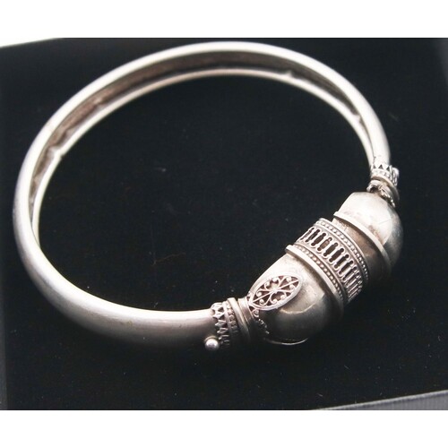 Unusual Silver Ladies Bangle Possibly Tribal Form
