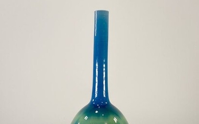 Vase - Ceramic - Tokuda Yasokichi III 三代目徳田八十吉 (1933-2009) - Kutani-ware porcelain vase - Signed Kutani Masahiko 九谷正彦 - Japan - Shōwa period (1926-1989)