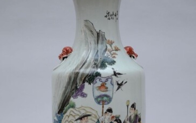 Vase en porcelaine de Chine 'décor aux sages' (h57.5 cm)