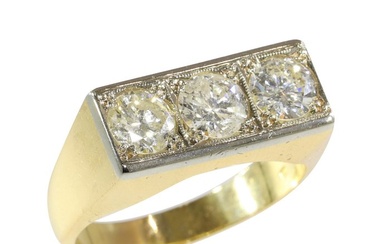 Vintage anno 1950, Diamonds, total diamond weight 2.25 crt Ring - Yellow gold