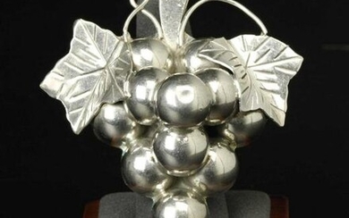 Vintage sterling silver grape pendant/brooch
