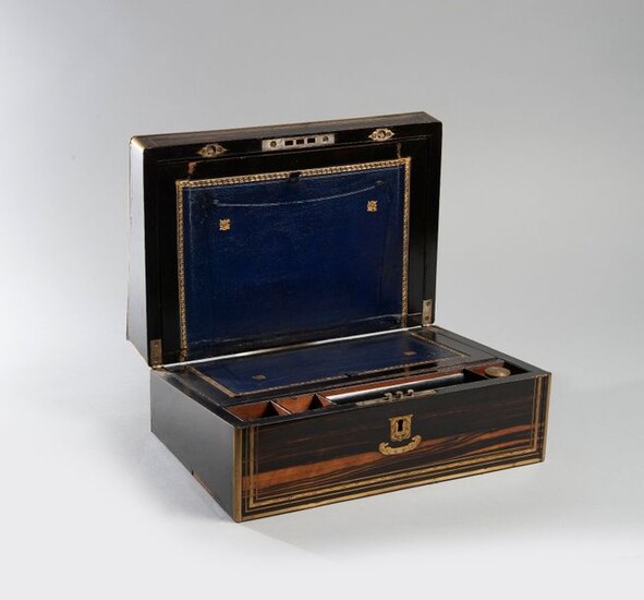 Writing case in rosewood and brass threads, lock...
