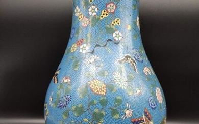 nefle vase - Cloisonne enamel - Bird, Flowers, butterfly - China - Mid 19th c