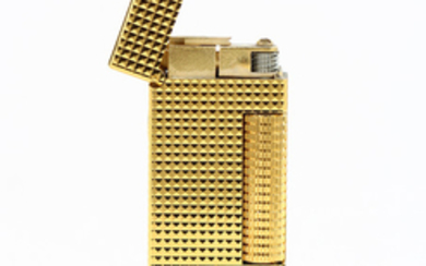 Dunhill 14 karat gold plated lighter, of rectangular form, having an all over engine turned diamond pattern; 2