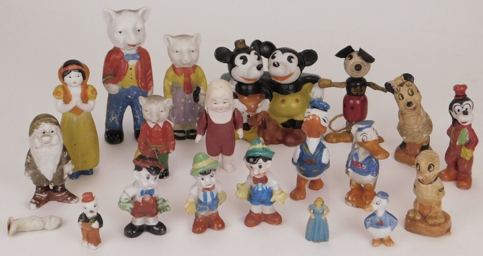 20PC German & Japanese Disney Figures