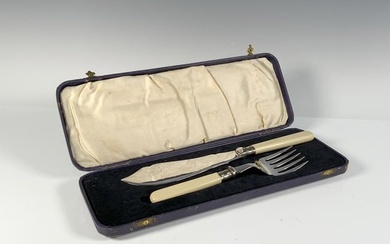 2pc Cased Sterling Silver Victorian Fish Knife and Fork