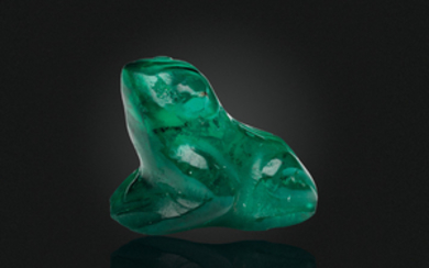 AN ANTIQUE CARVED EMERALD FROG