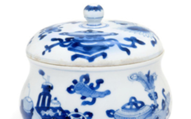 A BLUE AND WHITE VESSEL AND COVER, KANGXI PERIOD (1662-1722)