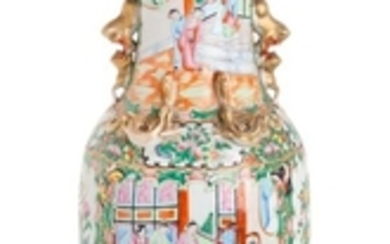 A Chinese Rose Medallion Porcelain Vase