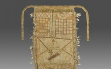 Un rare pagne en textile, la partie centrale est p…