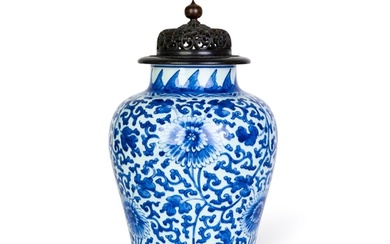 A CHINESE BLUE & WHITE LIDDED JAR, CHONGZHEN (1627-1644) H...