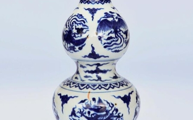 A Chinese Blue and White Dragon&phoenix Pattern