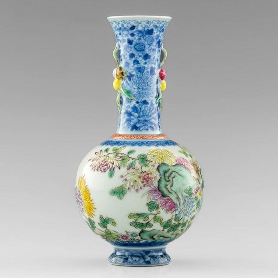 A Chinese blue and white vase with famille rose enamel, Republic period