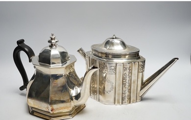 A George V silver octagonal teapot, Atkin Brothers, Sheffiel...