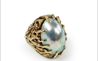 A Grey Mabe Pearl Ring.