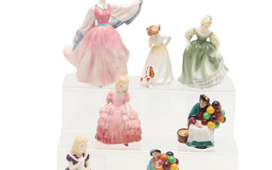 A SMALL COLLECTION OF ROYAL DOULTON FIGURES.