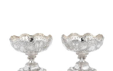 A matched pair of Victorian silver bowls Horace Woodward & Co Ltd, London 1905 and Birmingham 1906 (2)