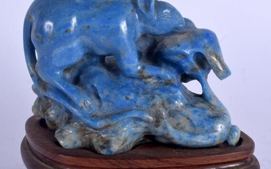 AN EARLY 20TH CENTURY CHINESE CARVED LAPIS LAZULI GROUP