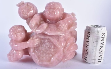 AN EARLY 20TH CENTURY CHINESE CARVED ROSE QUARTZ FIGURE OF TWO BOYS Late Qing/Republic. 20 cm x 17 c
