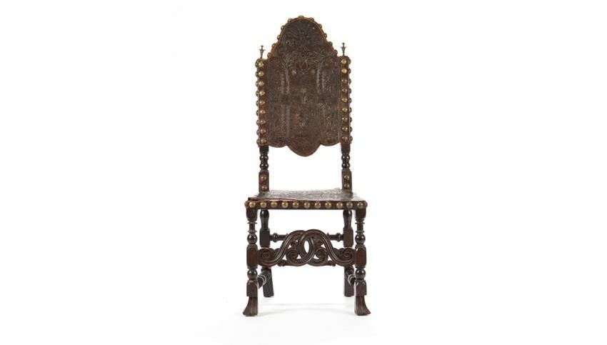 ANTIQUE CARVED WOOD CHAIR