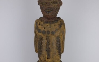 Afrique. Importante statuette Kuyu (République Démocratique du Congo). Un ancien et beau personnage polychrome debout...