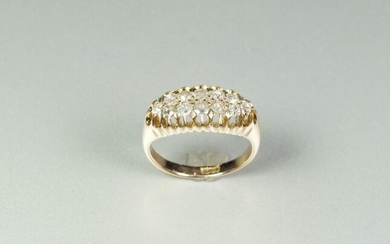 Antique 14K (585/oo) yellow gold ring centered by two lines...