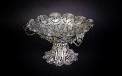 Arte Islamica An Ottoman silver filigree stem cup