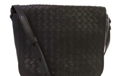 BOTTEGA VENETA BV Shoulder Bag Crossbody Intrecciato Leather Black