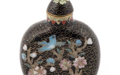 CHINESE CLOISONNE ENAMEL SNUFF BOTTLE Early 20th Century Height 3". Conforming stopper.