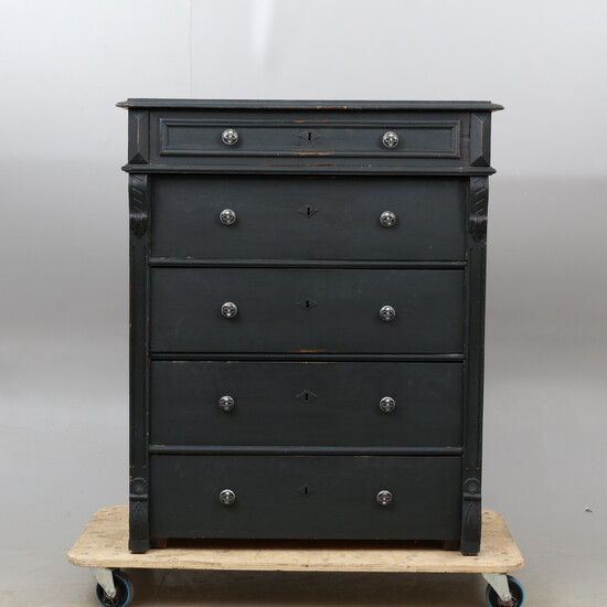Chest of drawers, early 1900s.