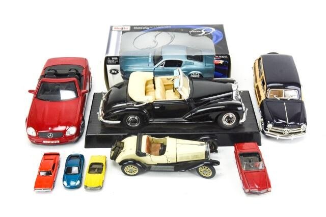 Collection Maisto Model Cars: Mercedes & Mustang