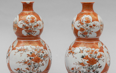 Coppia di vasi in porcellana a forma di zucca, Giappone inizi sec.XX...