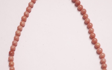 Coral necklace, length about 40cm