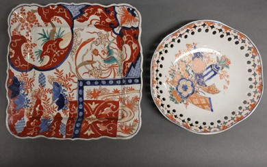 Deux plats en porcelaine Imari, Japon, XIXe... - Lot 58 - De Baecque et Associés