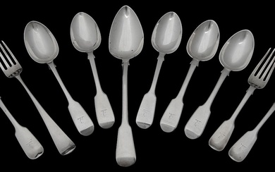 Early Victorian silver fiddle pattern dessert spoons and forks