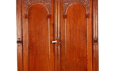 (-), Oak 2-door gate cabinet with carved ornaments...